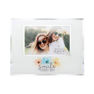 Smile by Graceful Love -BCB - 9.25" x 7.25" Frame
(Holds 6" x 4" Photo)